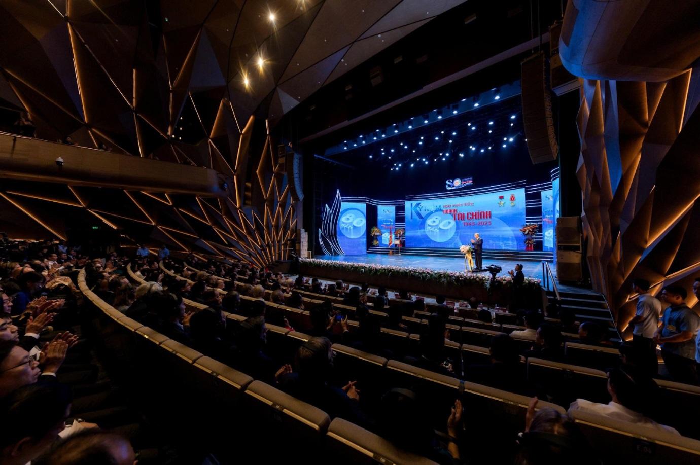 Toàn cảnh Lễ kỷ niệm 80 năm Ngày truyền thống ngành tài chính