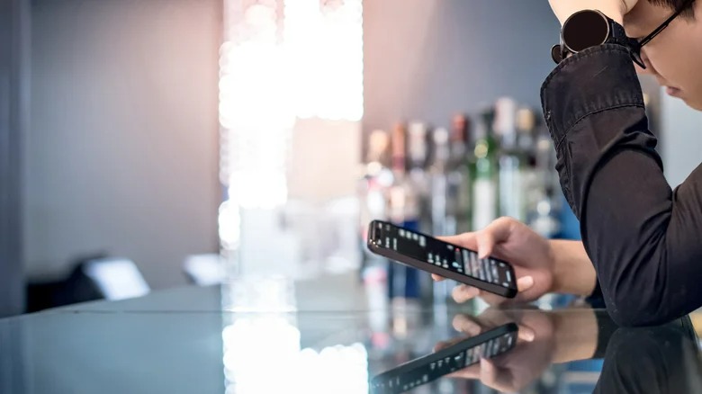 Rùng mình với những tương tác khủng khiếp giữa con người và chatbot AI- Ảnh 2. Ảo tưởng và lời khuyên sai lầm từ chatbot AI