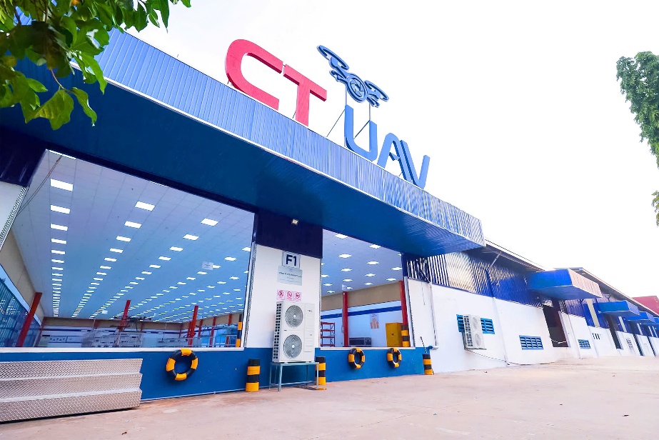 CT UAV – Ấn tượng với nhà máy đúc composite tự tiến hóa- Ảnh 2. Nhà máy chế tạo UAV đa ứng dụng