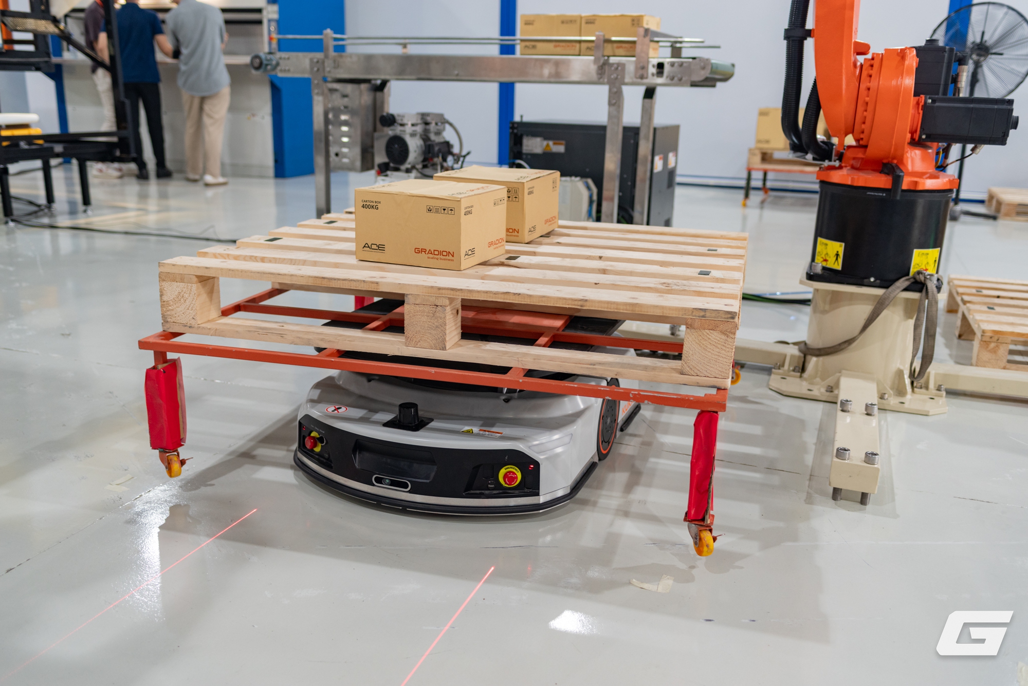 Thiết bị robot hiện đại tại Trung tâm ACE