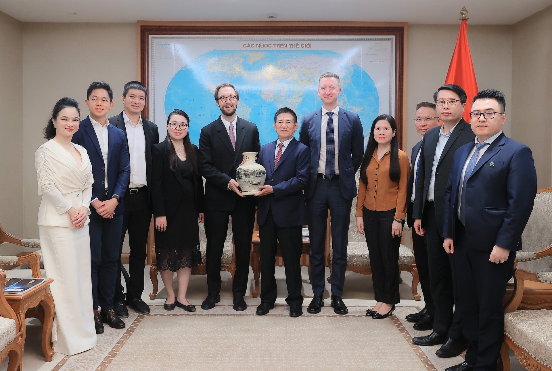 Buổi gặp mặt giữa Phó Thủ tướng với lãnh đạo công ty stablecoin