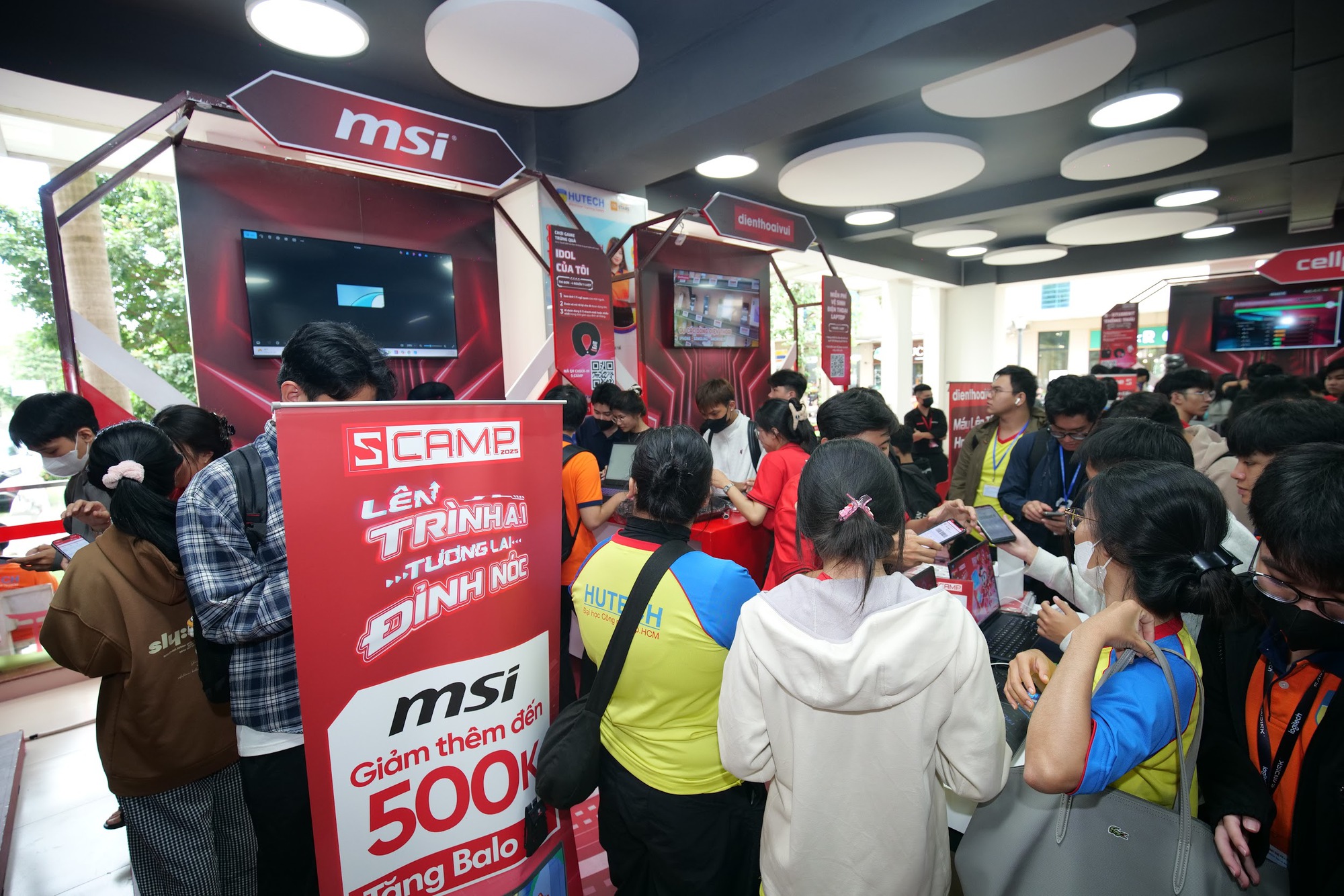 Hoạt động trải nghiệm công nghệ tại S-Camp 2025