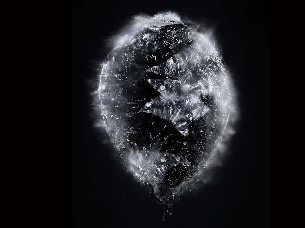 Các điểm lạnh trong bức xạ nền vi sóng Dấu hiệu còn lại từ vụ va chạm màng