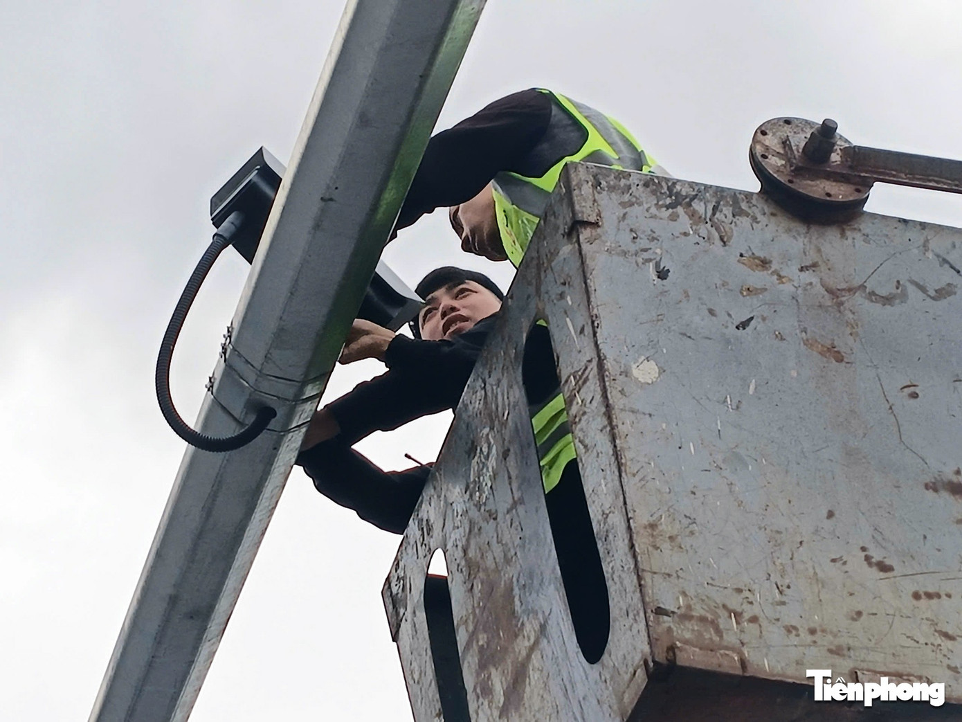 Camera AI tại nút giao thông trọng điểm Camera được lắp ở các nút giao thông quan trọng