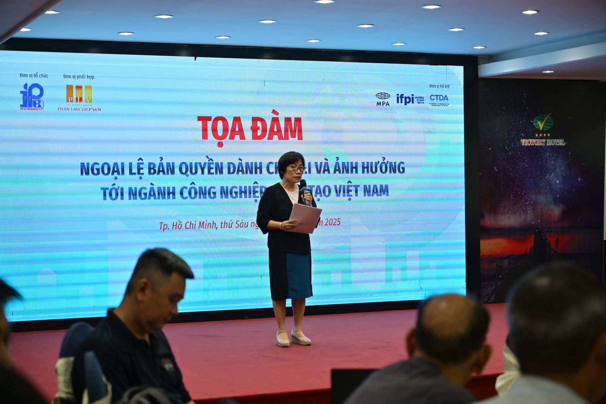 Buổi tọa đàm về ngoại lệ bản quyền