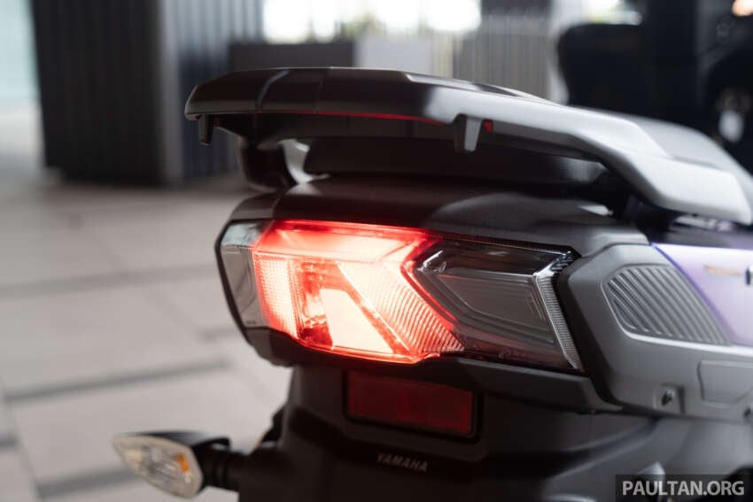 Người lái dễ dàng điều khiển xe